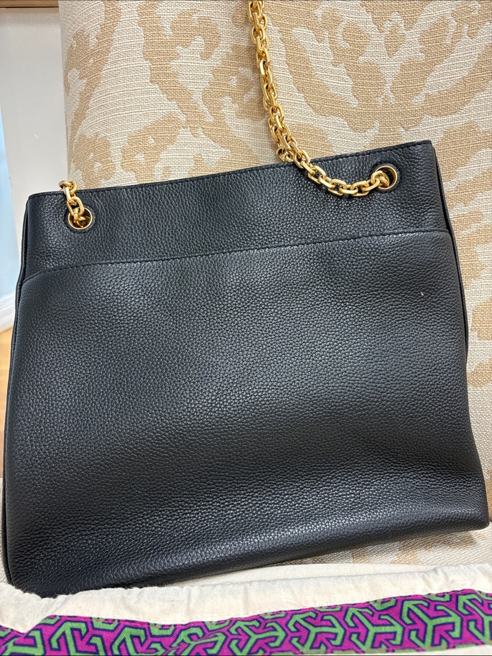 Tory Burch Black Pebbled Leather Shoulder Bag with Adjustable Gold Chain - Picture 3 of 10